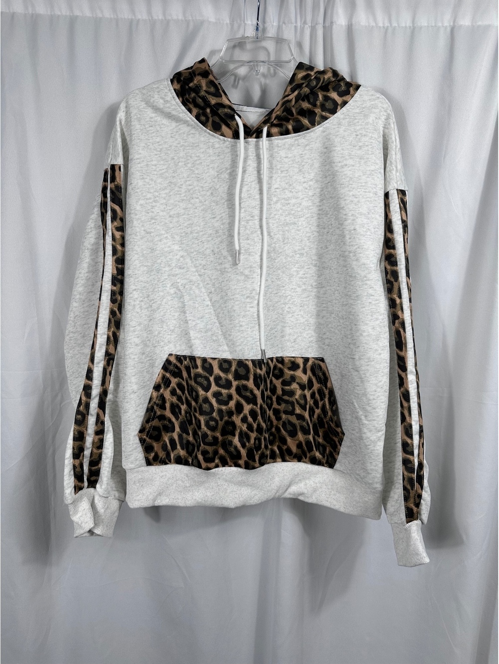 XL Light Gray Hoodie with Leopard Print Accents